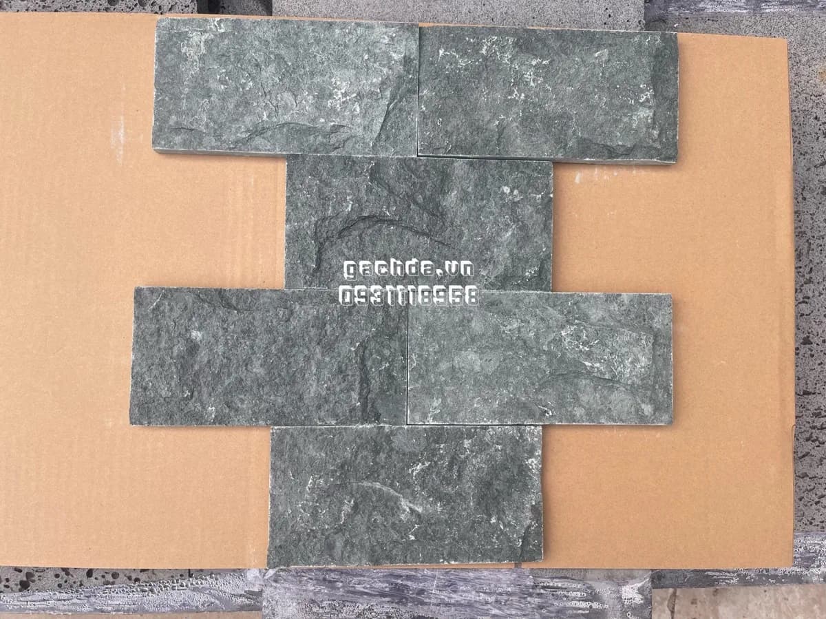Đá bóc xanh rêu 10x20 ốp tường trang trí