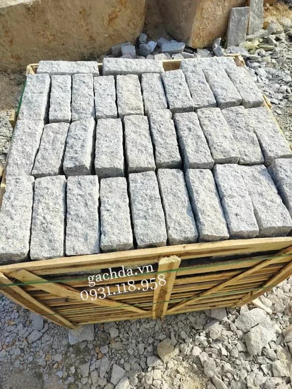 Đá chẻ xây móng - ốp bồn cây - ốp tường 10x30x10cm