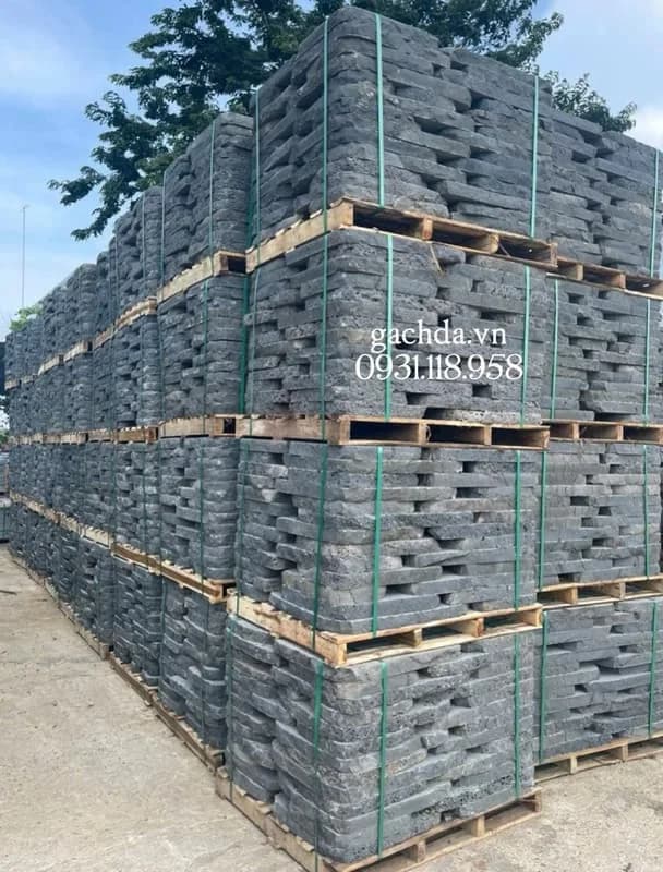 Đá rối tổ ong xám lát sân vườn 5cm