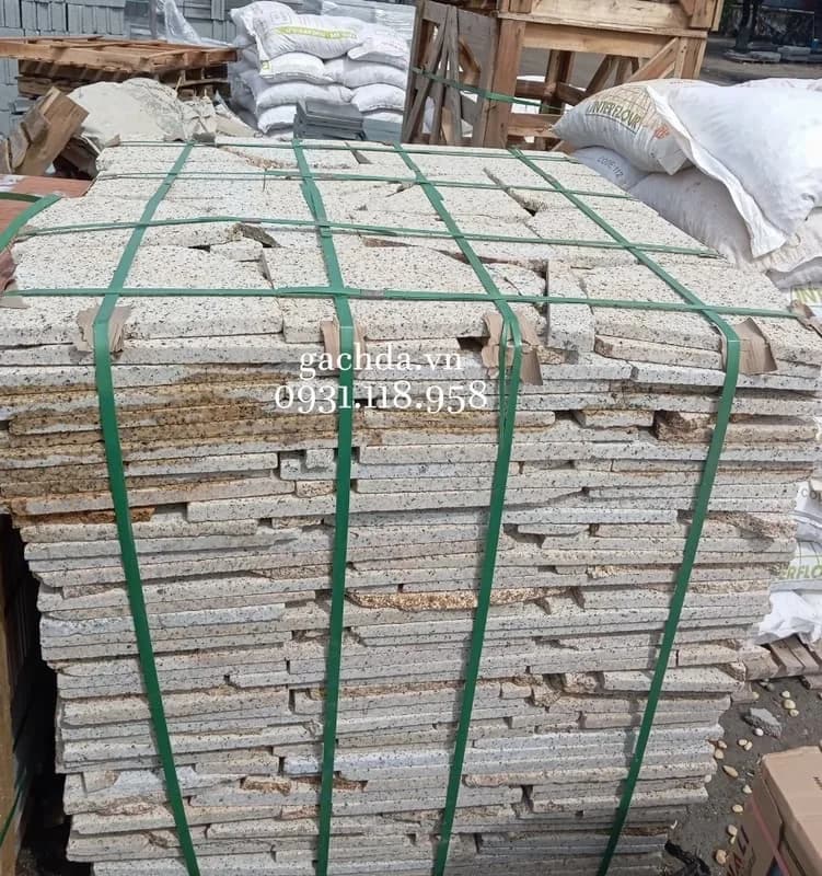 Đá rối vàng nhạt băm ốp tường trang trí