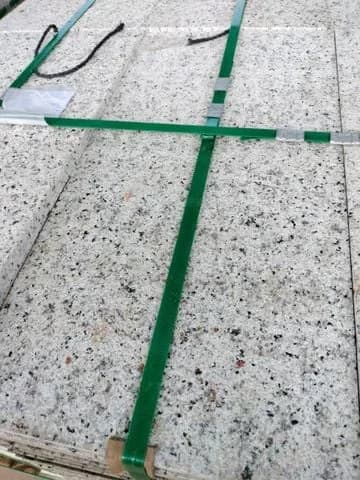 Đá sân vườn băm vàng nhạt Bình Định 30x60x2