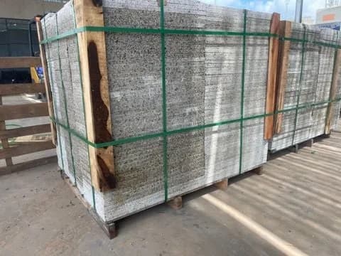 Đá sân vườn băm vàng nhạt Bình Định 30x60x2