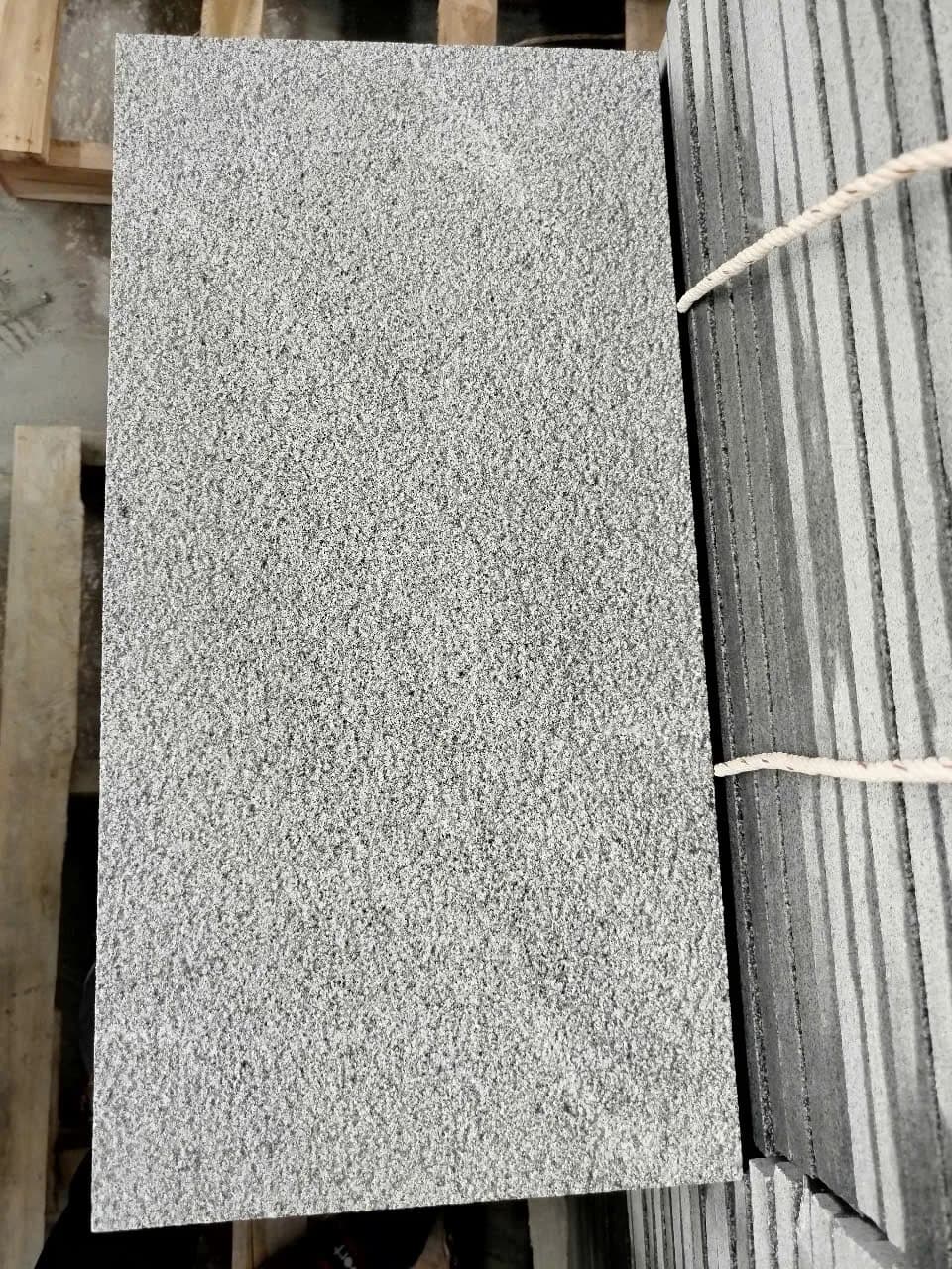 Đá lát sân Đen lông chuột 30x60x2cm khò nhám