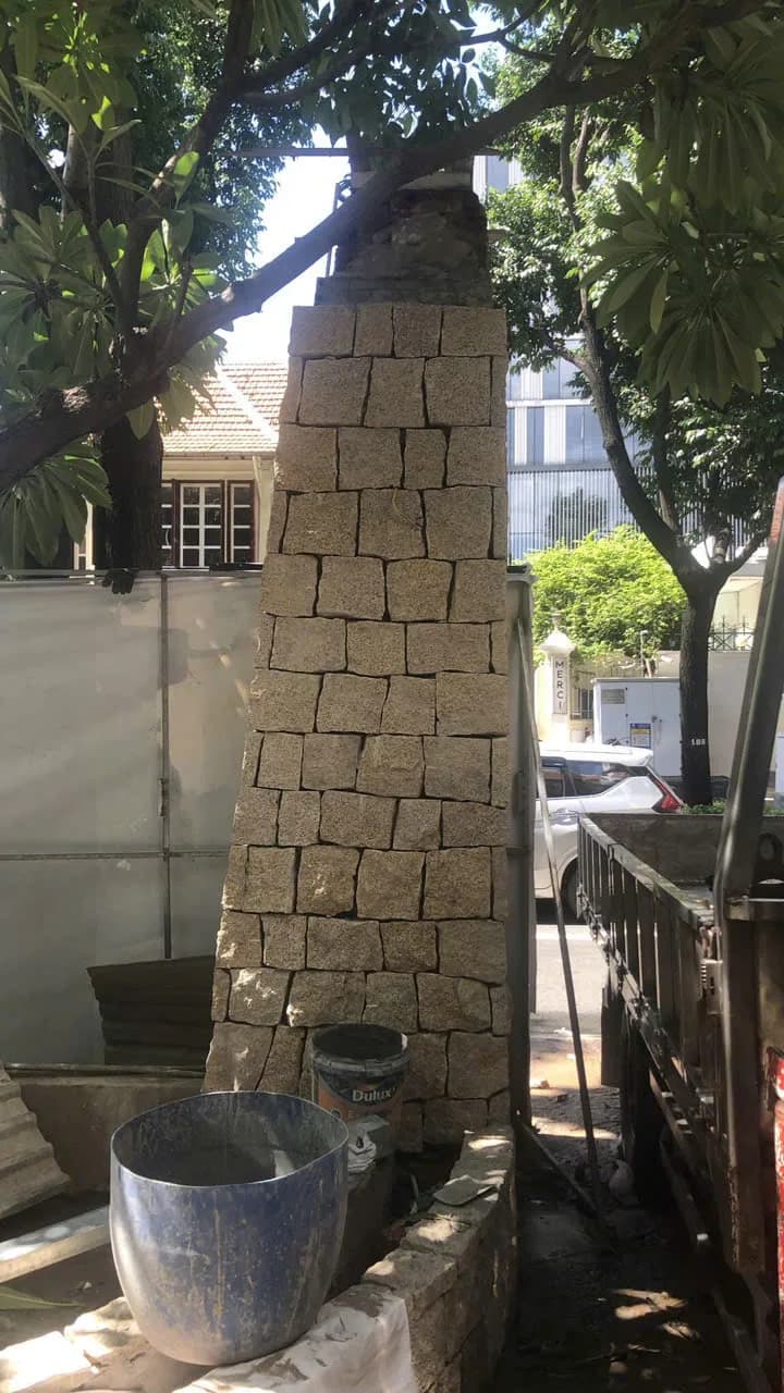 Đá rối Granite vàng Bình Định