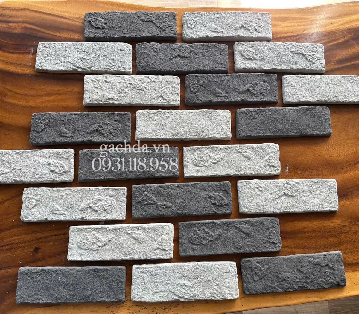 Gạch Giả Cổ 6x19 cm Mix 2 Màu