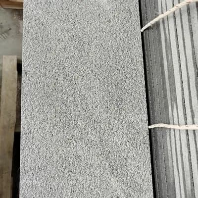 Đá lát sân Đen lông chuột 30x60x2cm khò nhám