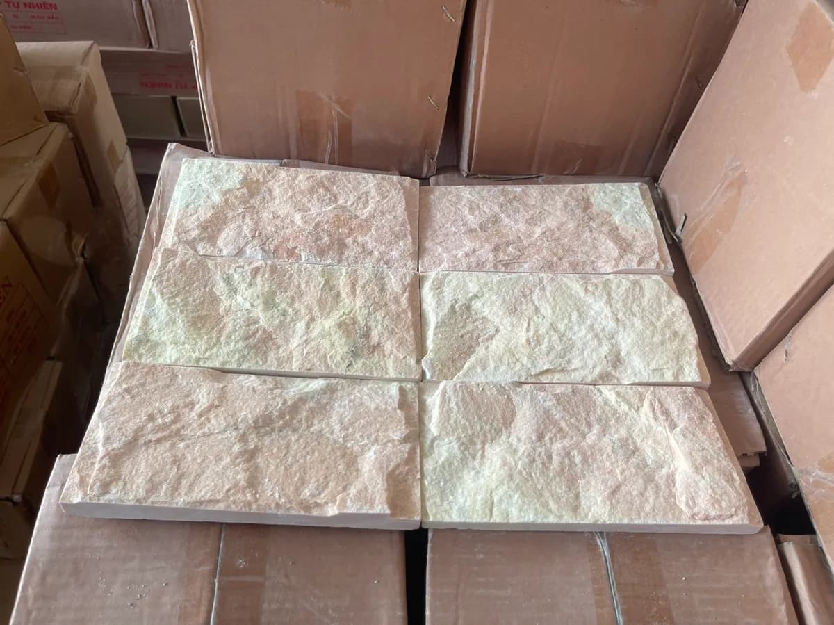 Đá bóc hồng nhạt 10x20
