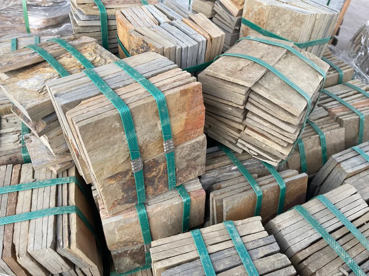 Đá chẻ vàng tự nhiên 10x20 ốp trang trí