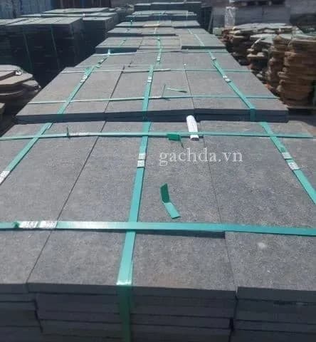 Đá lát sân bazan ĐEN khò 30x60x2cm