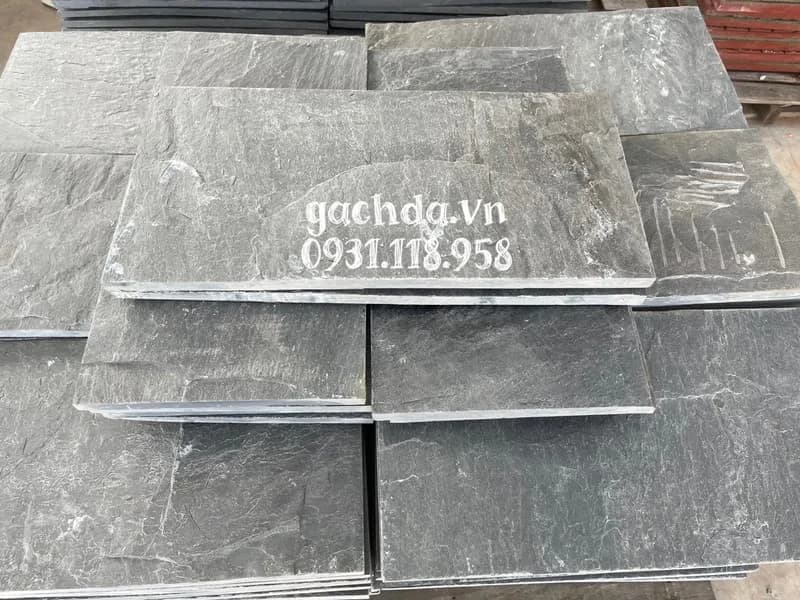 Đá chẻ lát sân vườn 30x60x1.8 cm nhám