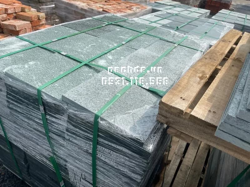 Đá lát sân vườn băm xanh rêu 30x60x1.8cm