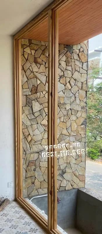 Đá rối vàng ánh kim ốp tường trang trí (Bao)