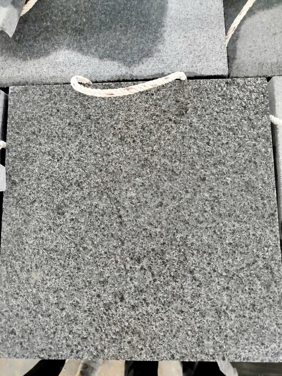 Đá lát sân Đen lông chuột 30x60x2cm khò nhám