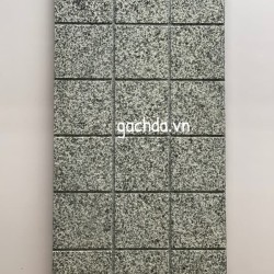 Đá lát sân xám đen khò 30x60x1.8cm xẻ 18 ô