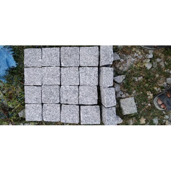 Đá Cubic lát sân 10x10x5cm trắng muối tiêu