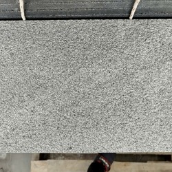 Đá lát sân Đen lông chuột 30x60x2cm khò nhám