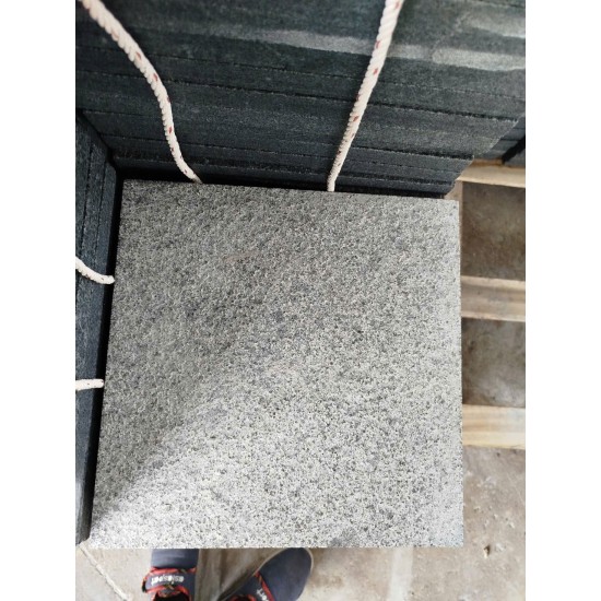 Đá lát sân Đen lông chuột 30x60x2cm khò nhám