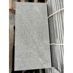 Đá lát sân Đen lông chuột 30x60x2cm khò nhám