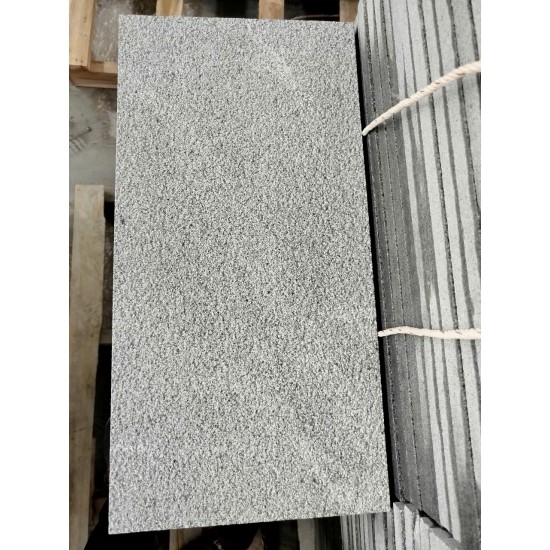 Đá lát sân Đen lông chuột 30x60x2cm khò nhám