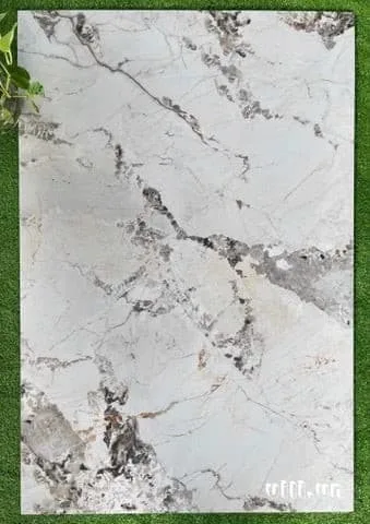 Phòng khách sang trọng với sàn gạch porcelain bóng vân marble
